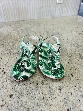GUESS Green & White Leaf-Print T-Strap Sandals